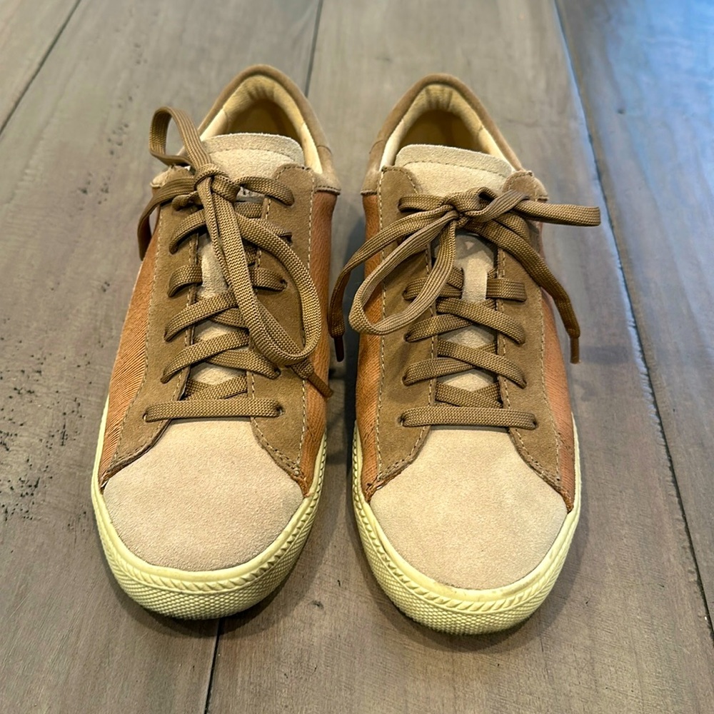 Earth women’s suede shoes size 9.5